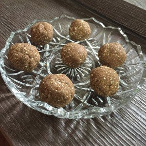 Raw Gingerbread Balls